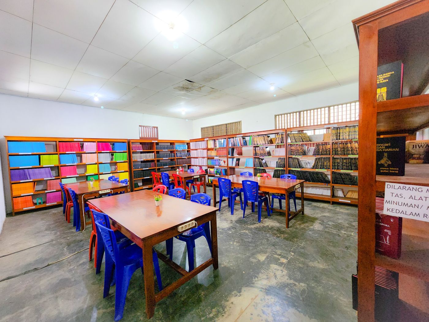 Ruang Referensi Perpustakaan